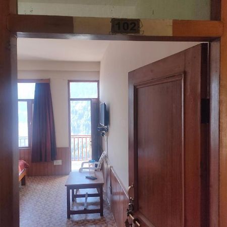 Roop Mountain Homestay Manāli Kültér fotó