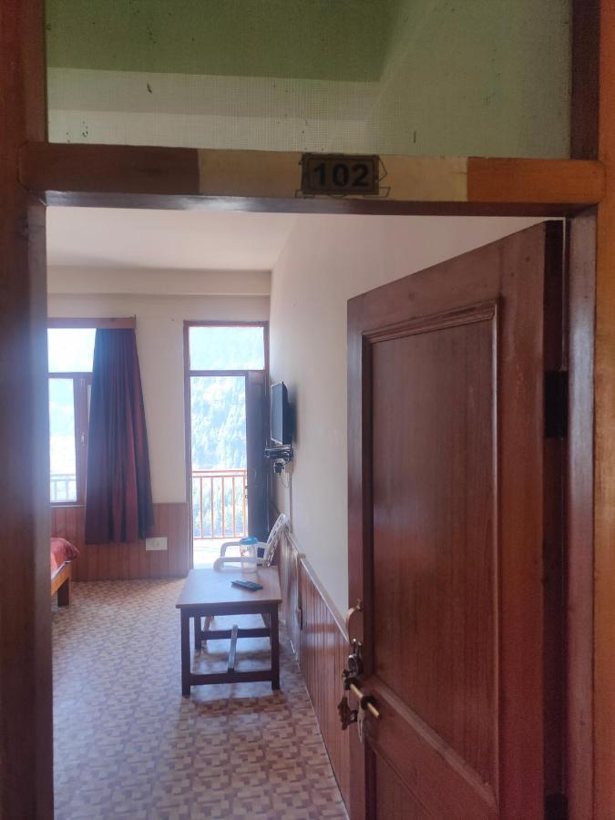 Roop Mountain Homestay Manāli Kültér fotó