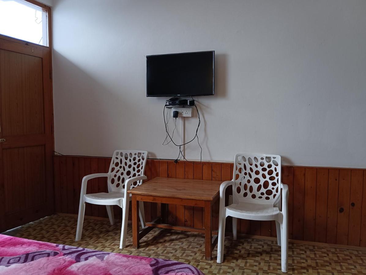 Roop Mountain Homestay Manāli Kültér fotó
