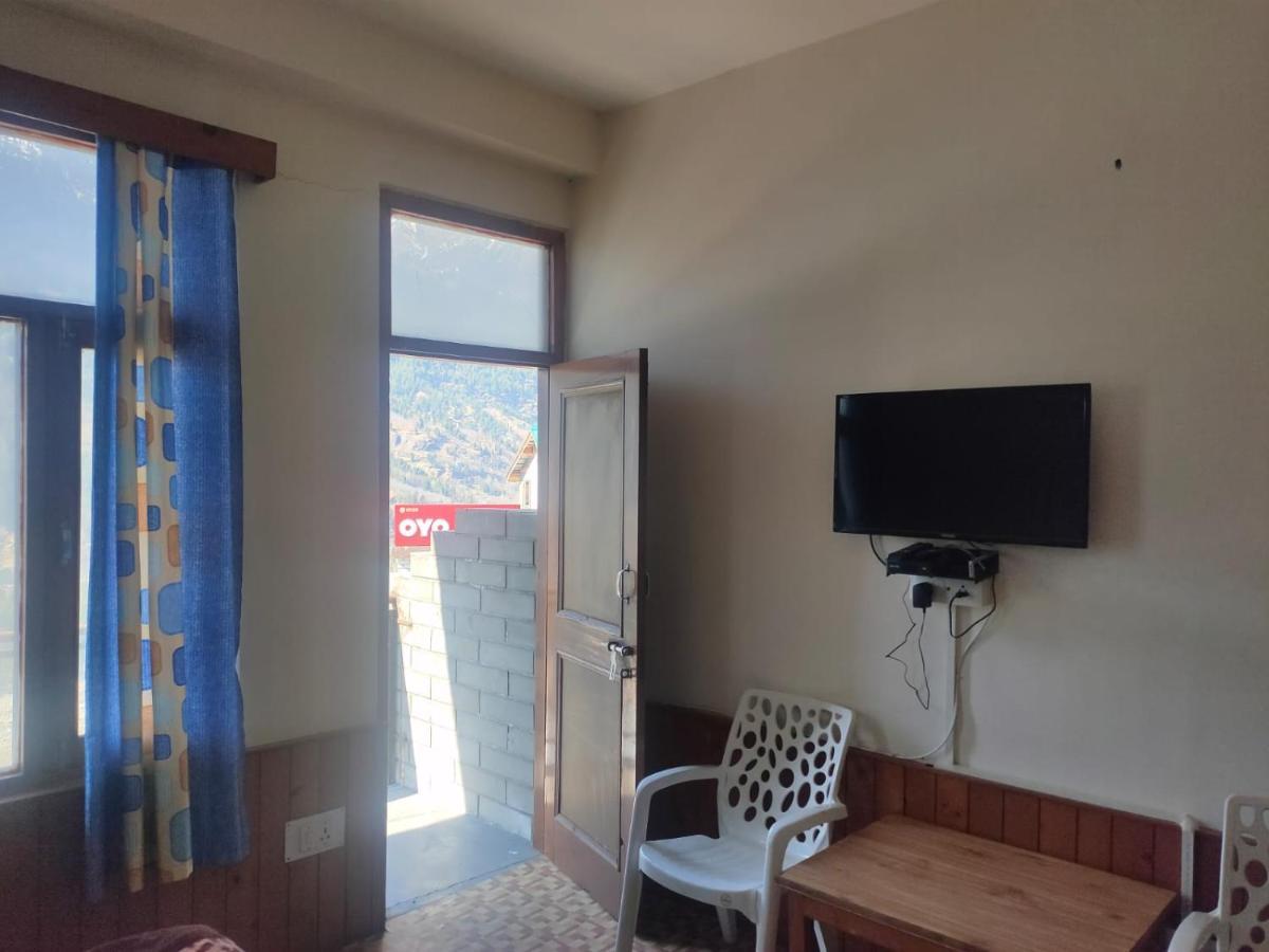 Roop Mountain Homestay Manāli Kültér fotó