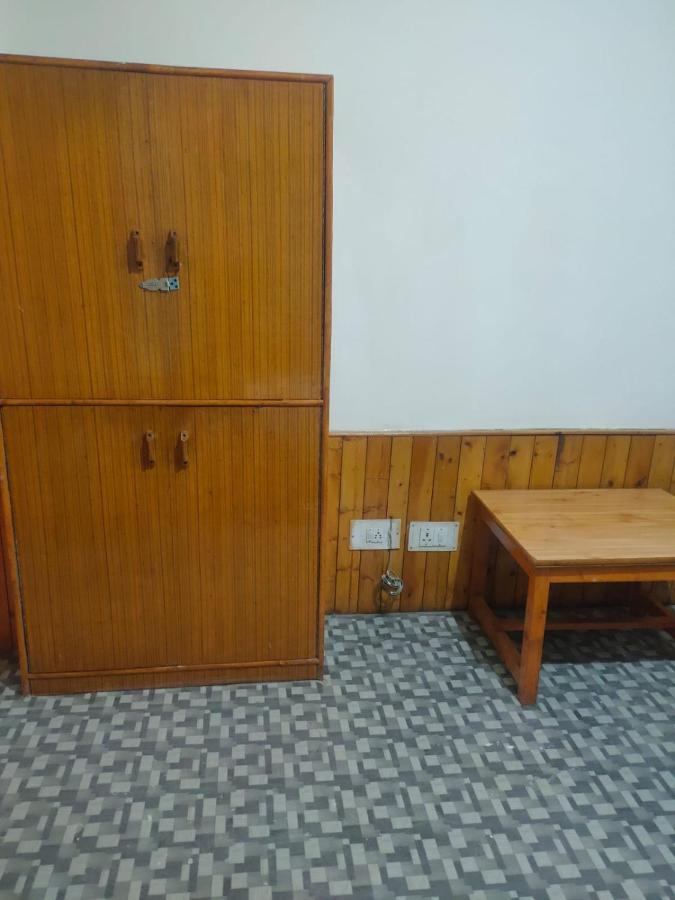 Roop Mountain Homestay Manāli Szoba fotó