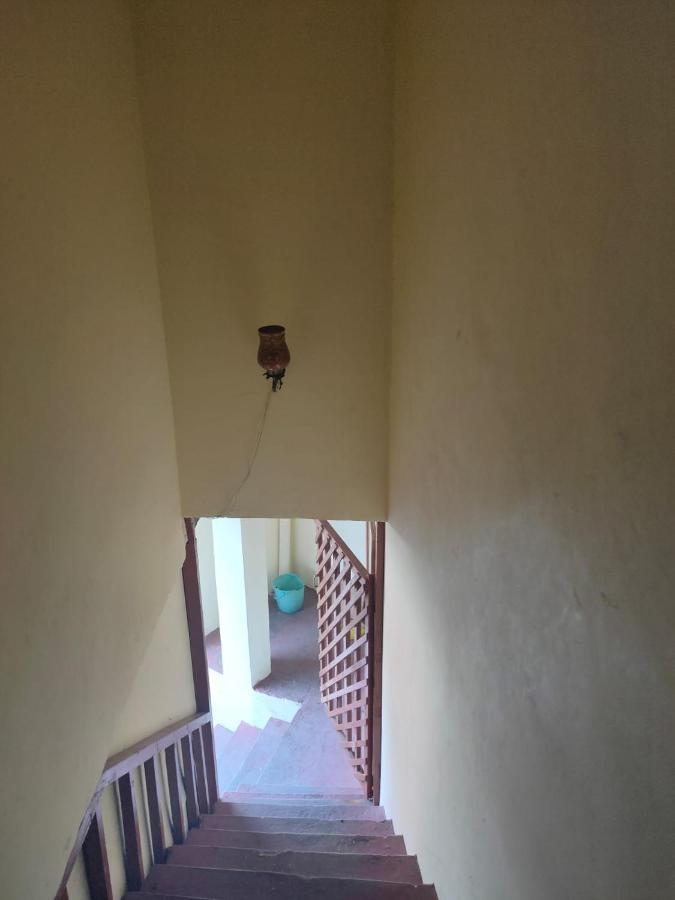 Roop Mountain Homestay Manāli Kültér fotó